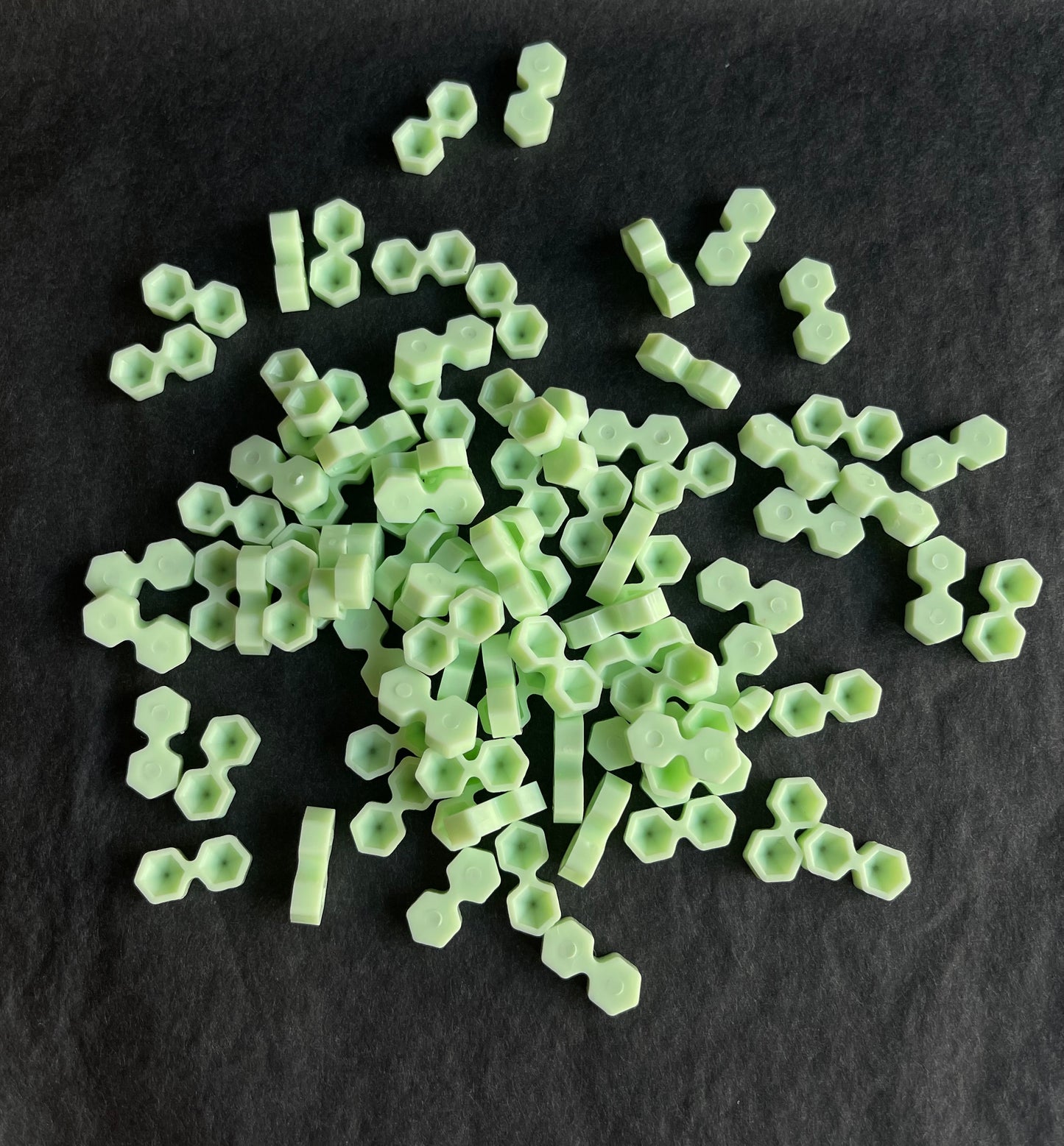 Blakstienų klijų pagrindas